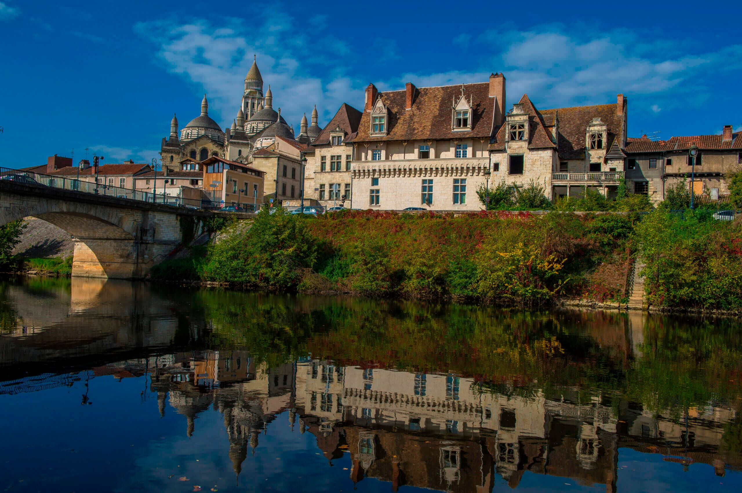 Cathédrale Saint-Front et Maison des Consuls